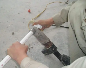 定海漏水维修电话